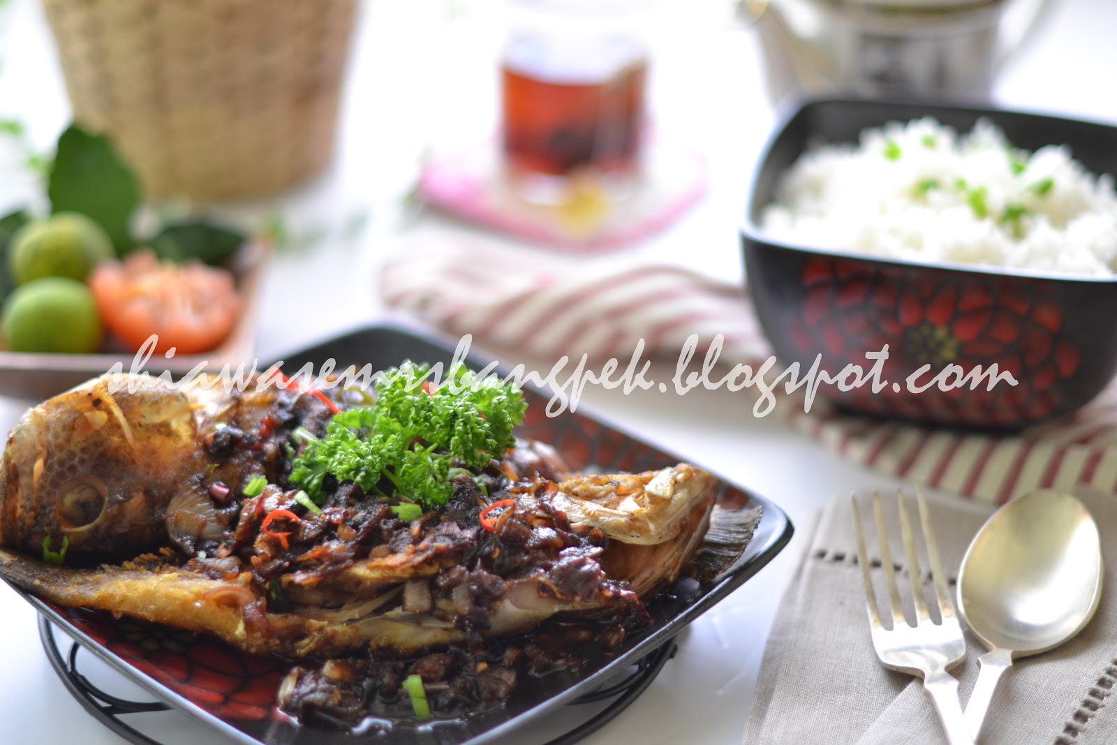:: ShiawaseMrsBangpek::: Ikan Goreng Pedas Ala Niara