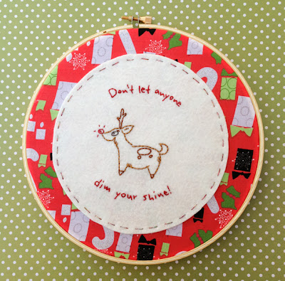 http://www.candyflossramparts.com/free-pdf-pattern-shiny-reindeer-embroidered-hoop-art/