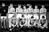 SELECCIÓN DE HOLANDA - Temporada 1968-69 - Van Beveren, Hans Eijkenbroek, Rinus Israël, Drost, Rijnders, Veenstraa y Theo Laseroms; Roggeveen, Houwaart, Jan Klinjan y Resenbrink - HOLANDA 2 (Roggeveen 2) CHECOSLOVAQUIA 0 - 16/04/1969 - Partido internacional amistoso - Rotterdam, Holanda, De Kuip Feyenoord