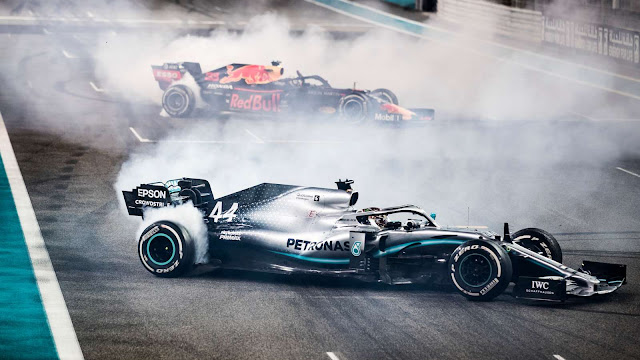 Lewis Hamiltom Mercedes i Max Verstappen Red Bull Racing