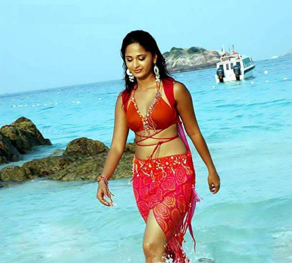 Anushka Shetty hot song