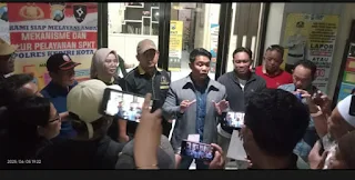 Kepala SMKN 1 Kota Kediri Diduga Persekusi Wartawan dengan Celurit, Dilaporkan ke Polisi