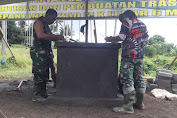 Komandan SSK Pimpin Personel Bantu Warga Lakukan Panen Bersama Di Perkebunan Warga
