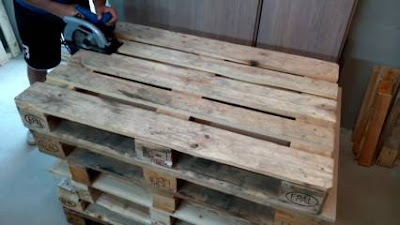 Cara Membuat Meja TV Sederhana dari Kayu Palet Minimalis Modern