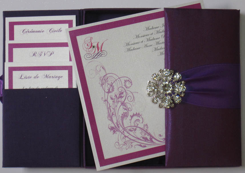 Shown is one of NANGFA 39s best selling wedding silk invitation boxes with