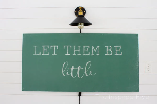 The best school green paint for a vintage chalkboard