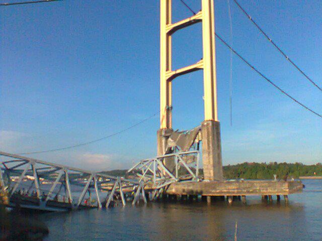 Jembatan Tenggarong Runtuh  Video dan Foto Jembatan 