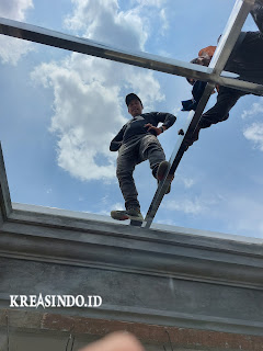 Kanopi Skylight Kaca Tempered dan Rangka Stainless terpasang di Rumah Bpk Anies di Taman Yasmin Bogor