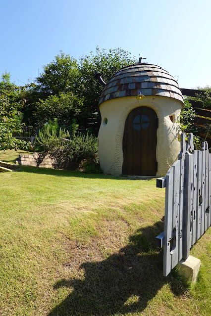 鳥取県西伯郡伯耆町小林南原上　Cafe ふるーるの丘