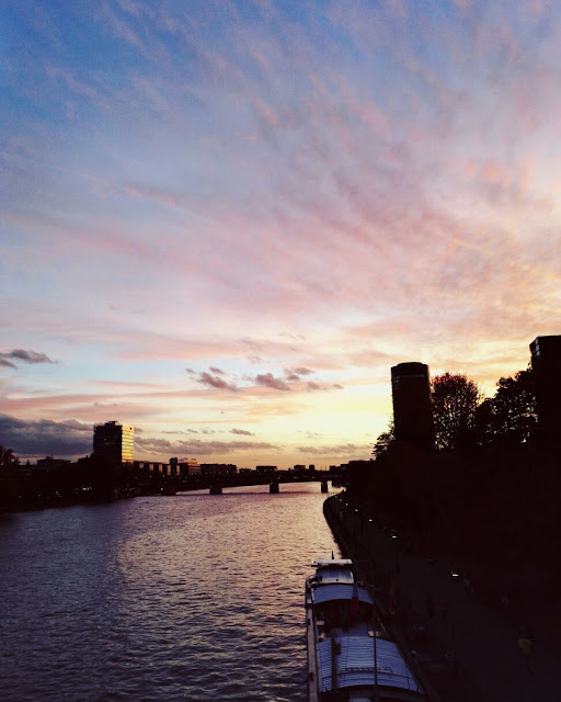 buchmesse-ofaj-hausboot-main-sonnenuntergang