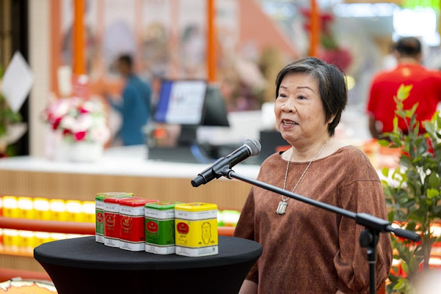 Ms Srisuporn Chaturongkavanich, Managing Director of Cha Thai International speaking at the launch of the ChaTraMue outlet at IOI City Mall Putrajaya