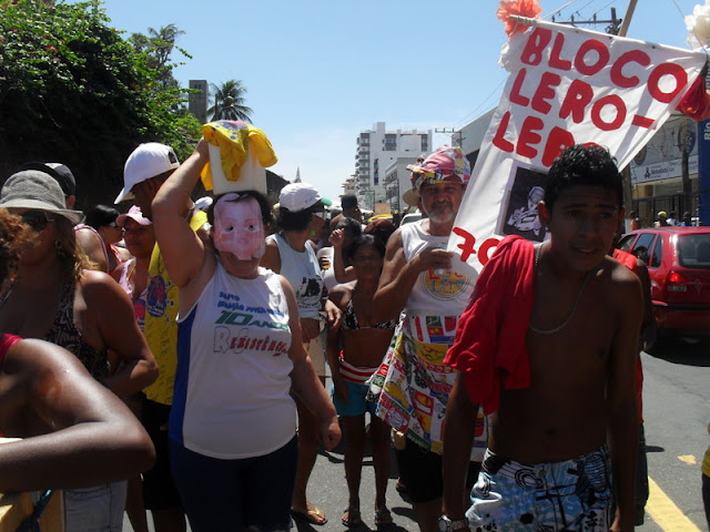 Com uns quilinhos a mais Dilma apareceu na festa