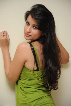 Hot Bollywood Telgu Actress Madhurima Wardrobe Malfunction