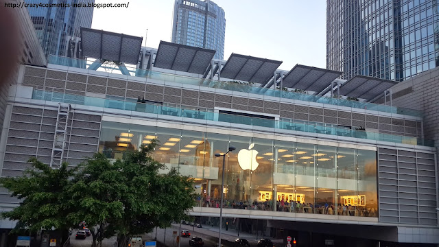 Apple store IFC2