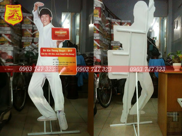 standee khung sắt