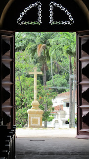 Igreja do Carmo, Olinda, Brasil colonial, foto de dentro da igreja mostrando a mata ao redor