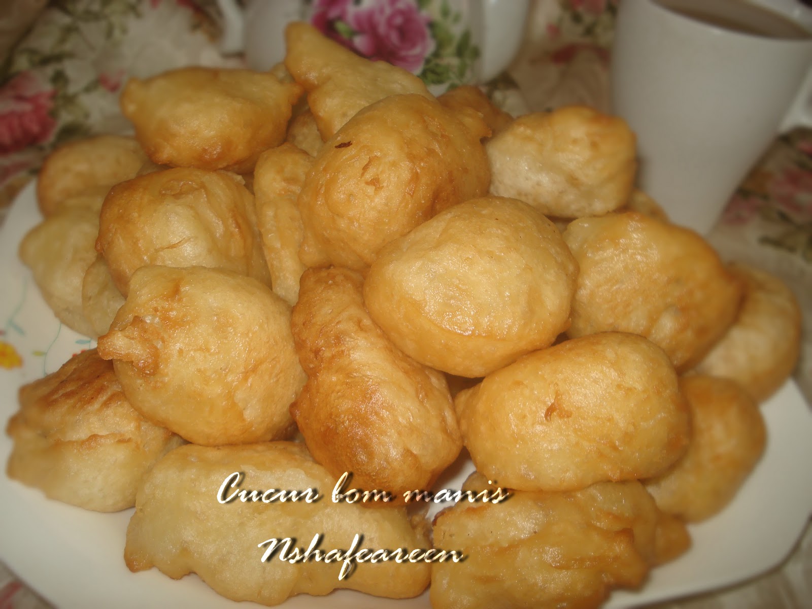 Cucur Bom Manis ~ Nshafeareen®