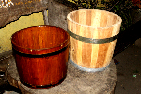  Ember  kayu  wooden bucket ember  kayu  wooden buckets 