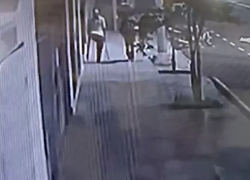 Ladrão que perdeu perna durante furto volta a atacar com a esposa 