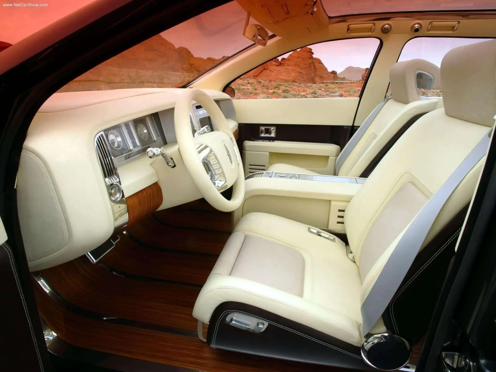 Hình ảnh xe ô tô Lincoln Aviator Concept 2004 & nội ngoại thất