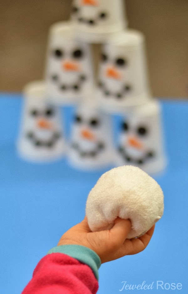 SNOWMAN SLAM! Easy to make game for kids #winterparty #winterpartyideasforkids #partygames #snowmancrafts #snowmanslamgame #snowplay #snowman #snowmanslam