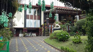 villa gartik untuk reuni di lembang