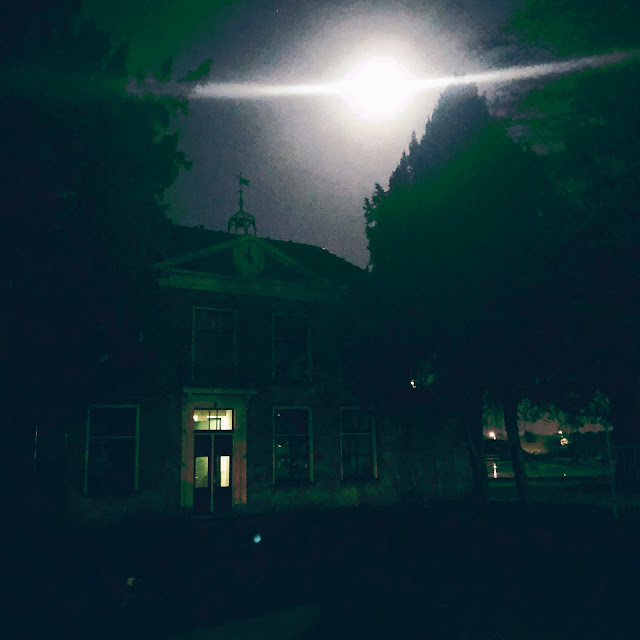 Huis Mathena, Zevenaar, bij volle maan