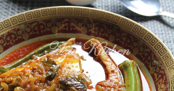 Azie Kitchen: Asam Pedas Ikan Bawal Emas Versi Melaka