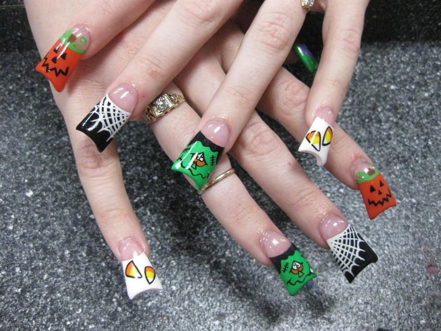 Halloween Nail Art Design