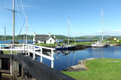 Achilles 9 metres "Sancerre" in the Crinan Canal