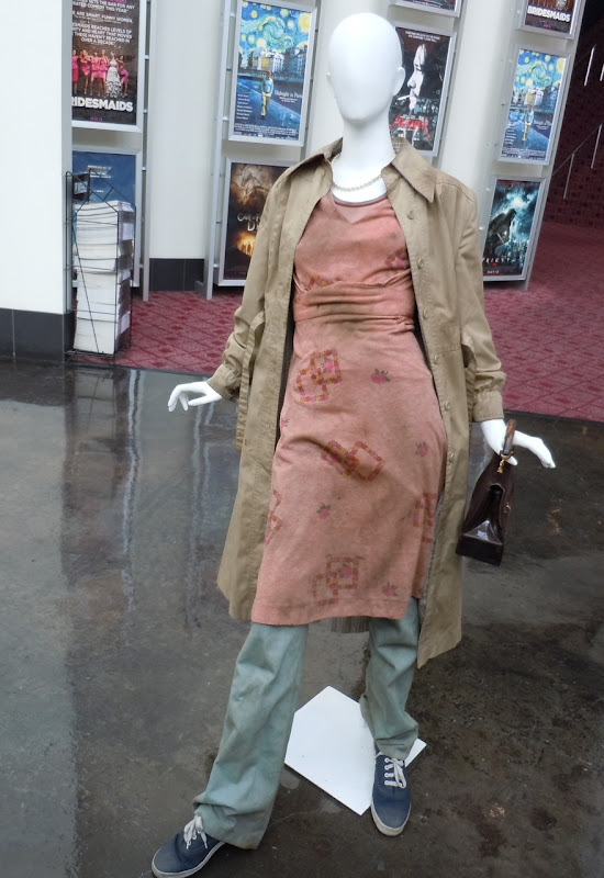 Elle Fanning Super 8 Alice film costume