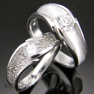 http://www.rodeogold.com/new-engagement-rings/gold-engagement-rings-tcr26792#.UpoP2o2ExAI