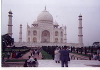 famous places taj mahal.jpg