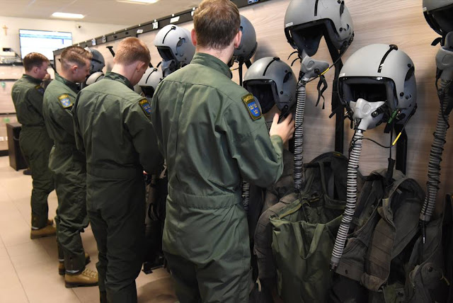 Swedish pilots training Italy