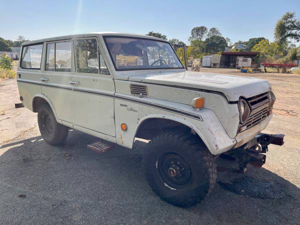 Two FJ55 Land Cruisers Offered As Pair For Sale