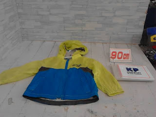 中古品　子供服　90㎝　KP　ウィンドブレーカー　498円