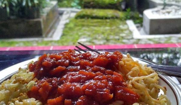 Indomie Bolognaise, filling and delicious! - Food & Drink