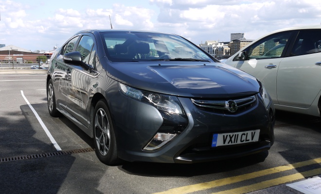 Vauxhall Ampera front view