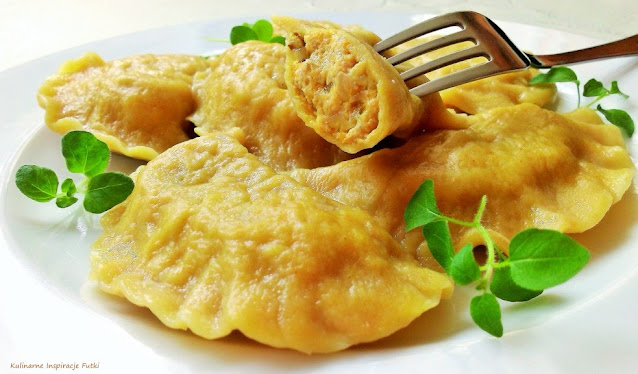 Pierogi z kurczakiem i podgrzybkami