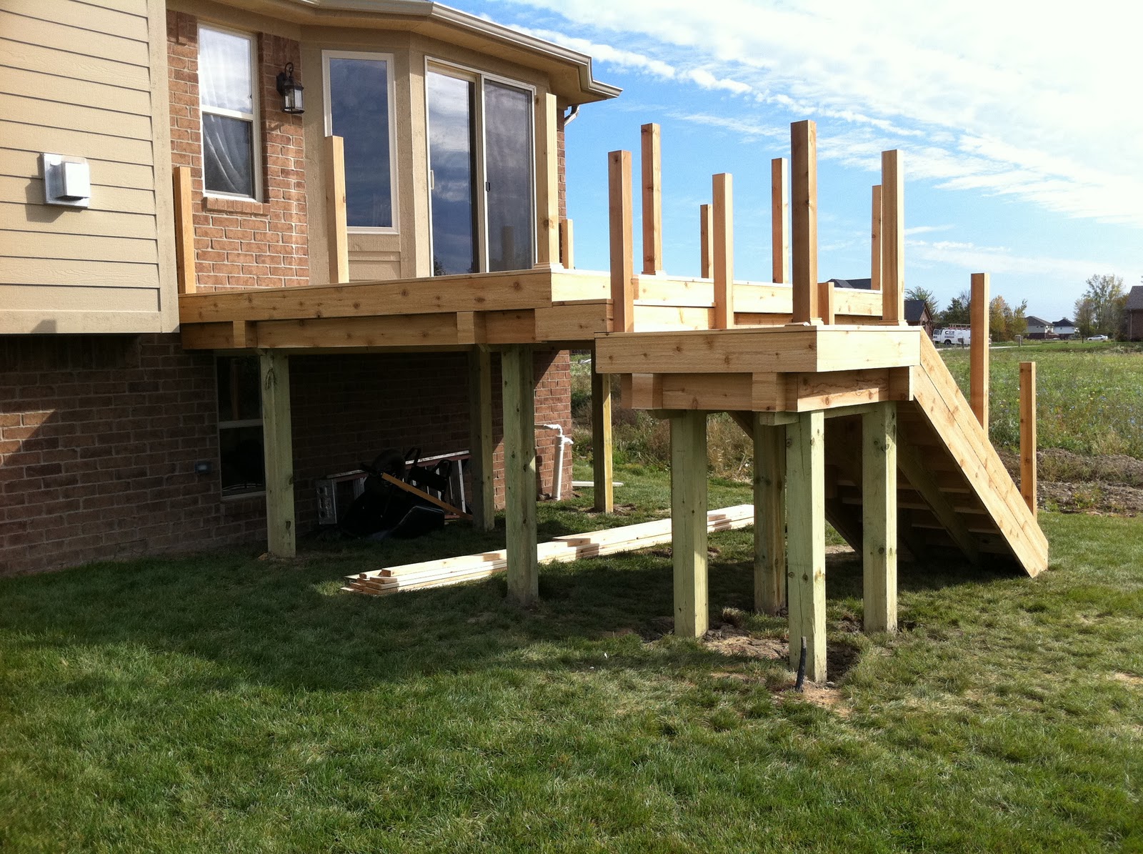Outdoor Living: Chesterfield Twp. MI New cedar deck