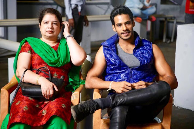 Nikhil Kumar with his mother 