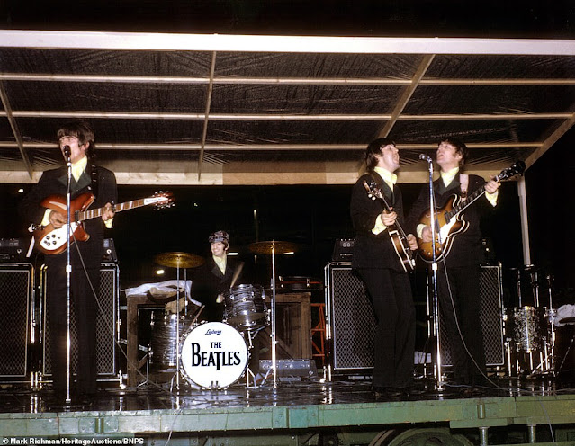 The Beatles el 21 de agosto de 1966 Busch Stadium in St Louis, Missouri