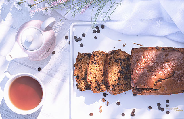 bizcocho-vegano-de-yogur-con-pepitas-de-chocolate