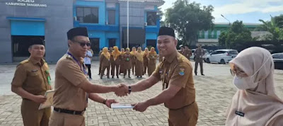 Pegawai ASN dan Non ASN di Kecamatan Rajeg diberi Penghargaan