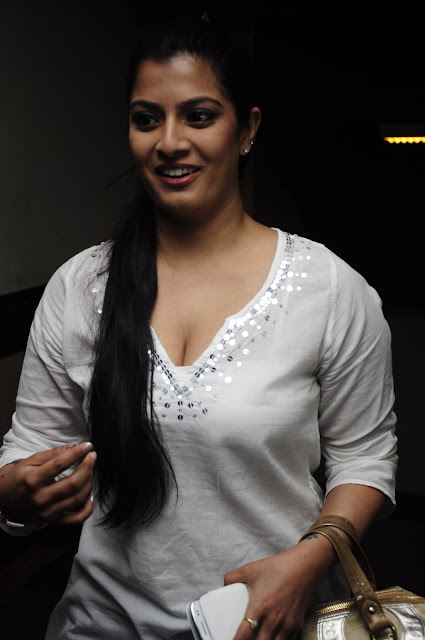 Varalaxmi Sarath Kumar Hot Photos