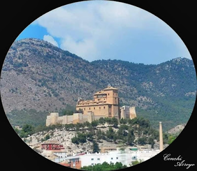 Fantástica vista del Castillo y Basilica de Caravaca de la Cruz