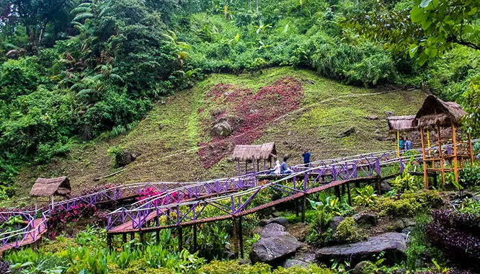 Keindahan Taman Aneka Warna di Srambang Park