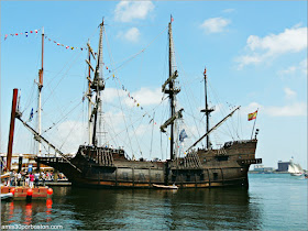 Fan Pier en el Puerto de Boston: El Galeón Andalucía