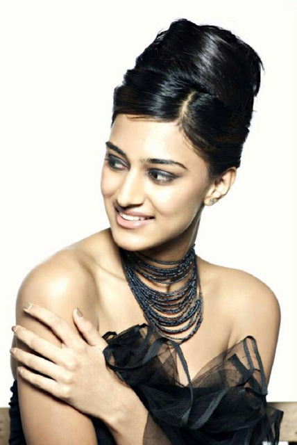 Most Popular Celebrities Erica Fernandes HD Wallpapers