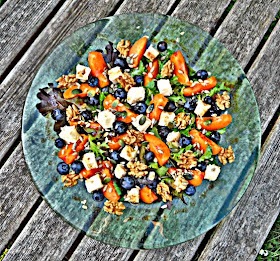 summer salad withcheese